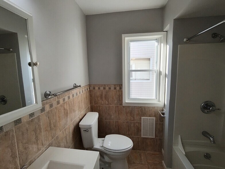 Building Photo - 1725 Avenue M
