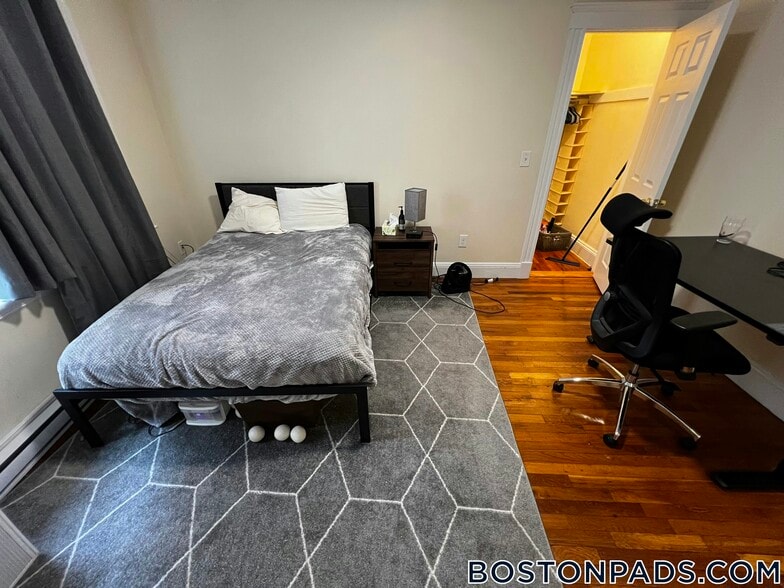 Building Photo - 55 Park Dr