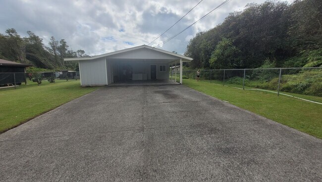 Building Photo - Bright Remodeled 3BR Home – Move-In Ready Now w/ Fenced Yard + Garage