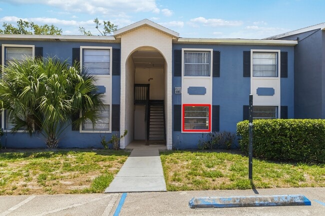Building Photo - 2569 N Alafaya Trail