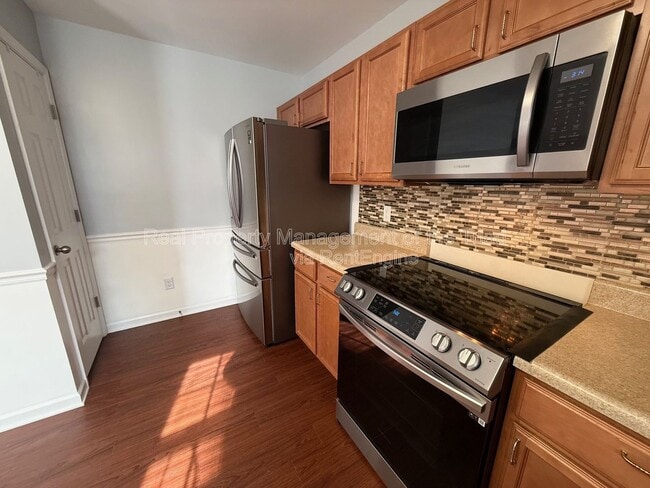 Building Photo - 6519 Ashebrooke Dr