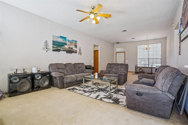 Building Photo - 16300 Seminole Pointe Pl