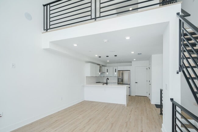 Building Photo - 2605 E Boston St