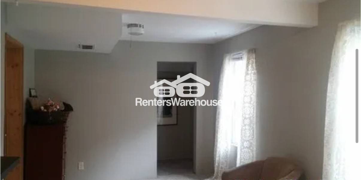 Building Photo - 752 Carroll Ave