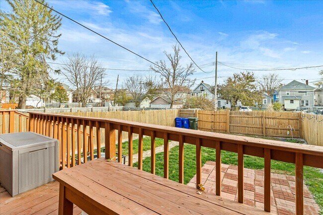 Building Photo - 40 S Richardson Ave