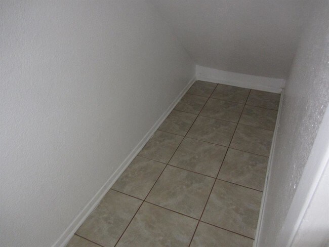 Building Photo - 8405 Wilcrest Dr