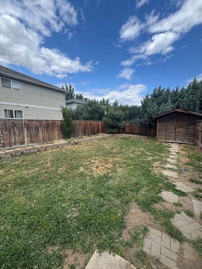 Building Photo - PET FRIENDLY FULLY FENCED