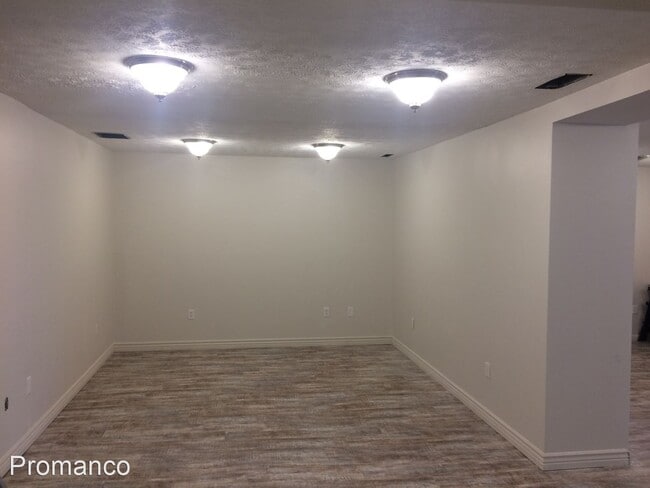 Building Photo - 2 br, 1.5 bath House - 223 1/2 Second Street