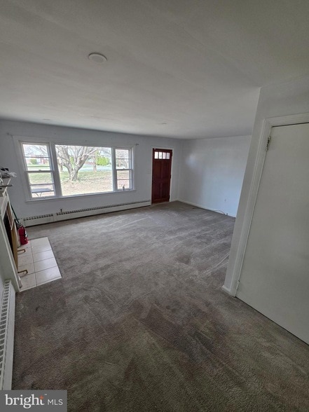 Building Photo - 926 Green Ln