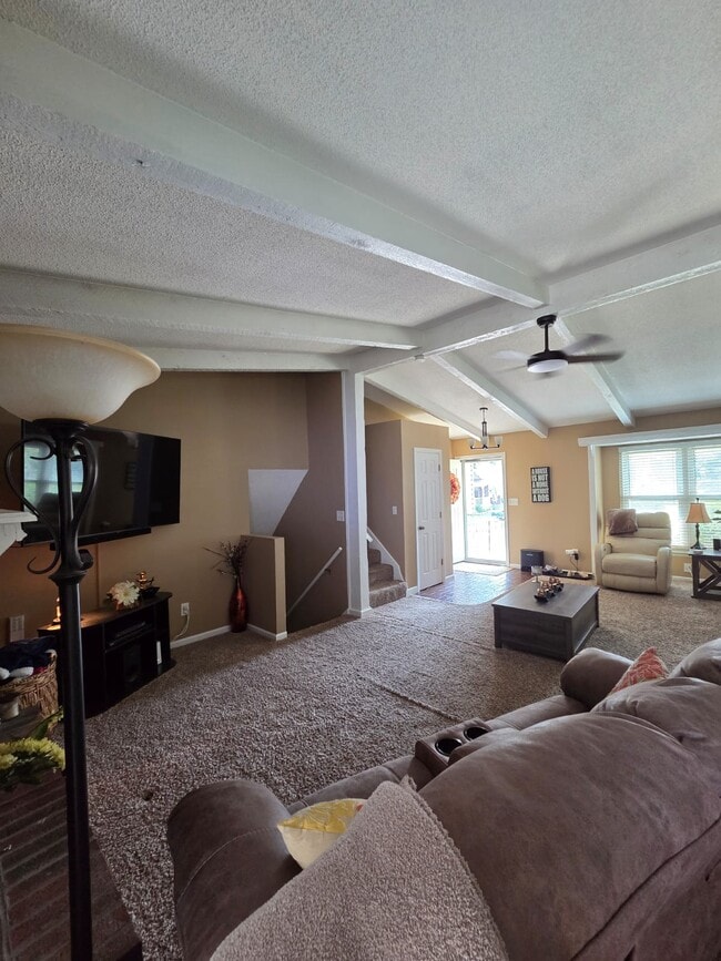 Building Photo - 18706 E 28 St S, Independence, MO 64057