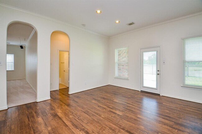Building Photo - 7706 Bayou Green Ln