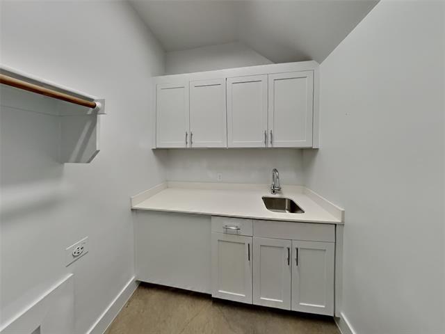 Building Photo - 2345 Vagas St