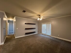 Building Photo - 153 Aspen Square