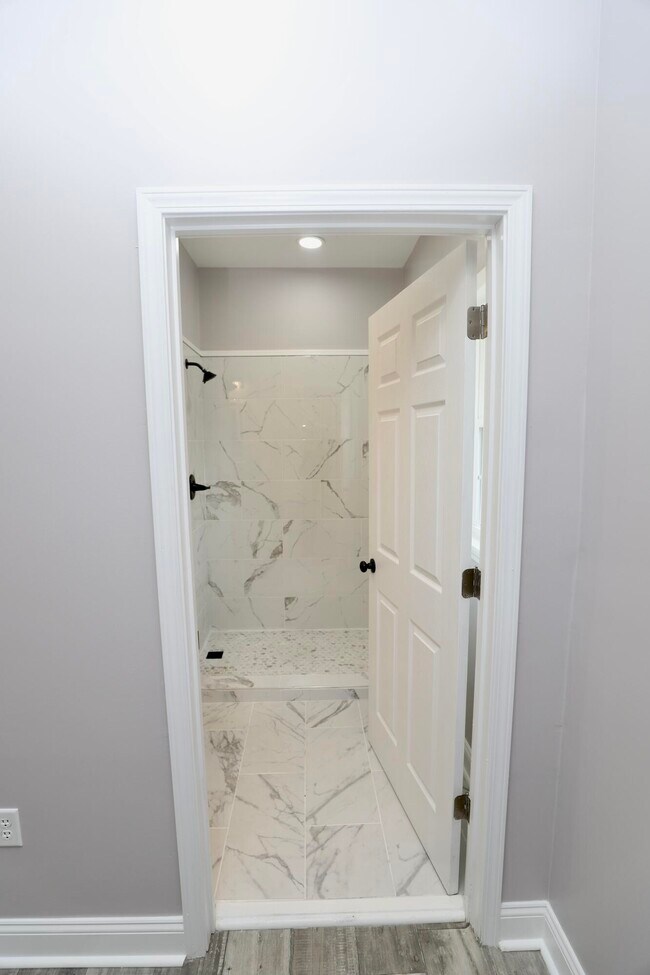 Building Photo - 11 Kendrick St