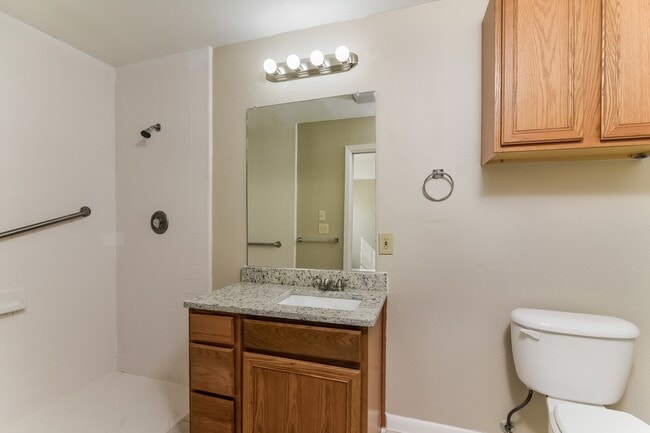 Building Photo - 7307 Park W Dr