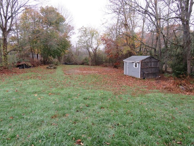 Building Photo - 715 Main St