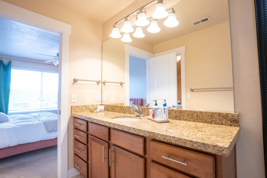 Building Photo - 9023 S Quarry Stone Way