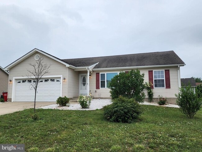 Building Photo - 227 Tather Dr