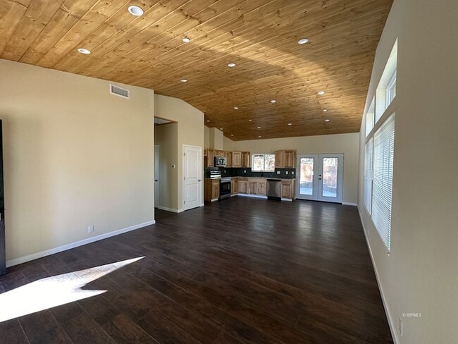 Building Photo - 52810 Sugar Pine Dr