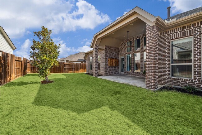 Building Photo - 16503 Whiteoak Canyon Dr