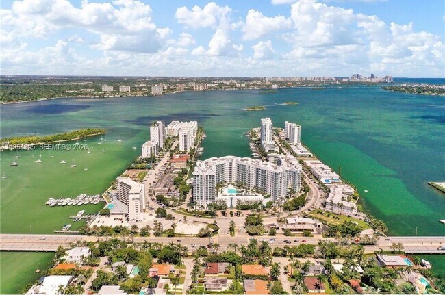 Building Photo - 7900 Harbor Island Dr