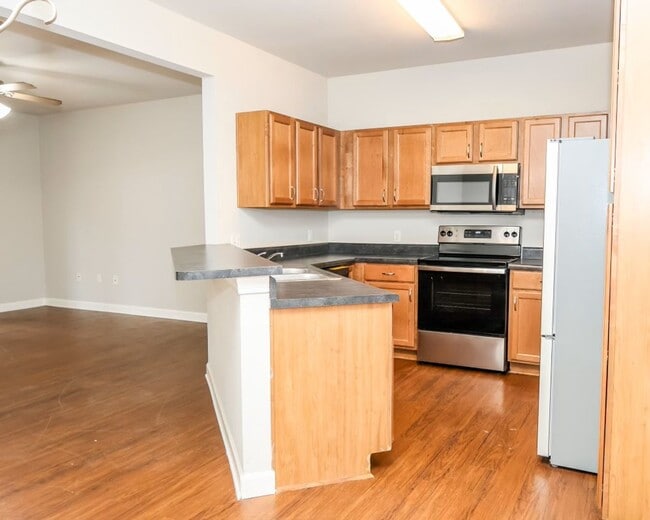 Building Photo - 3BD/3BA For Rent In Bluffs East