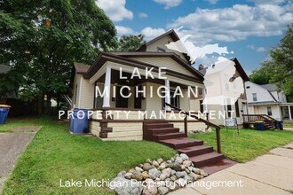 Building Photo - 744 Lake Michigan Dr NW