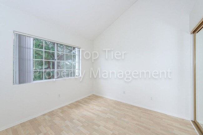 Building Photo - Beautiful 2 bed / 2 bath / 1286 sqft Condo...