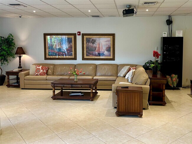 Building Photo - 800 SE 20th Ave