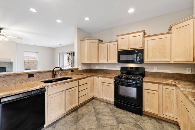 Building Photo - 13024 E Cancun St