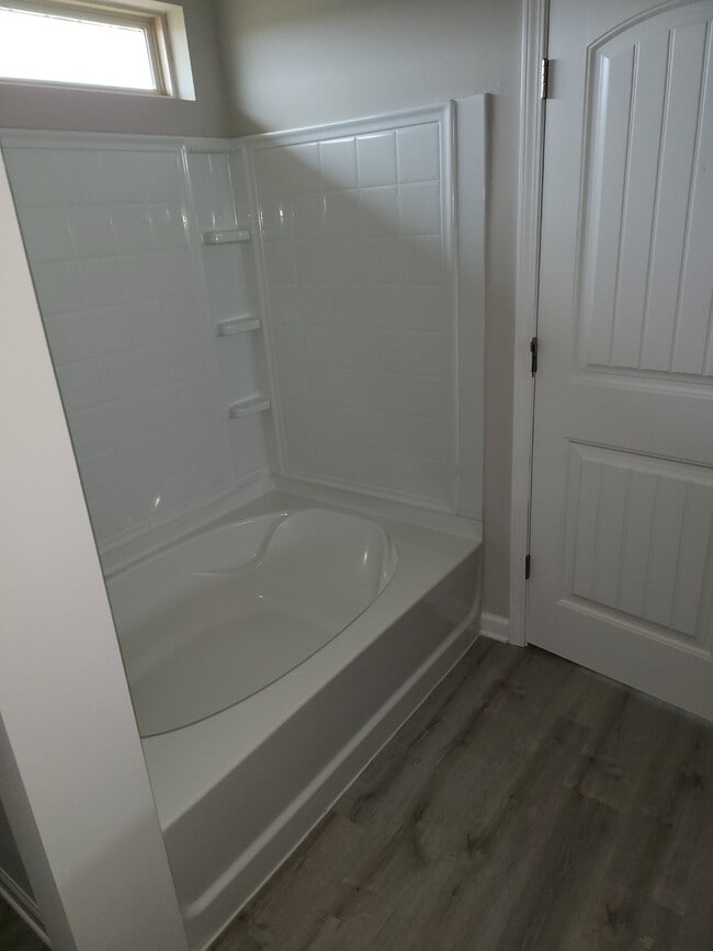 Building Photo - 18422 Fox Hollow Loop