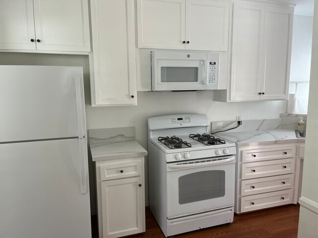 Building Photo - 511 Broadway St