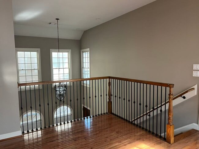 Building Photo - 5511 Val Verde St