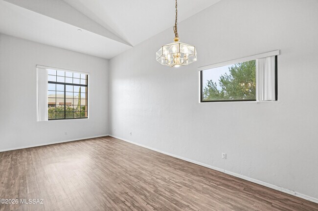 Building Photo - 1342 W Hopbush Way