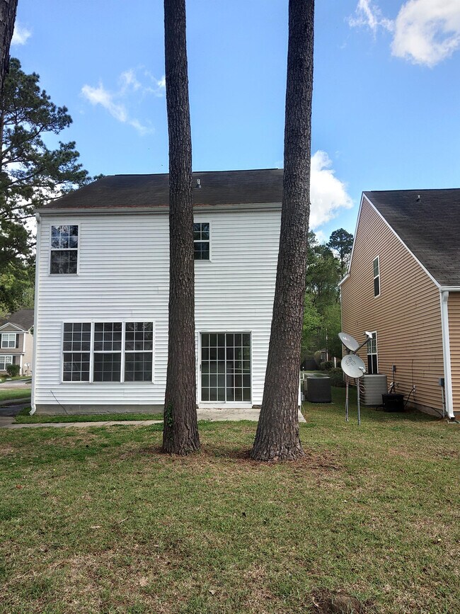 Building Photo - 8977 N Red Maple Cir