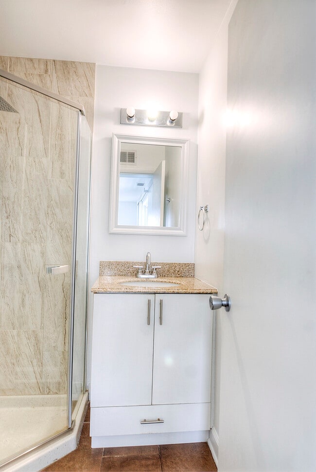 Building Photo - 6101 W 94th St