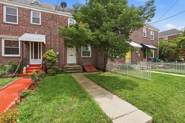 Building Photo - 554 Hand Ave