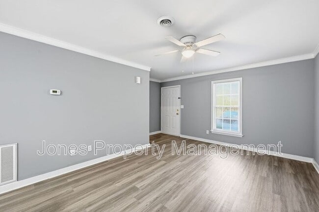 Building Photo - 320 N Key St