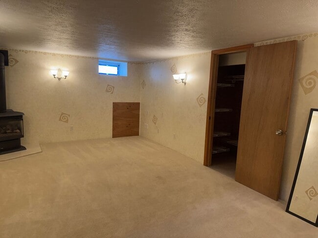 Building Photo - Single Family - Central AC, Penfield with Fairport Schools