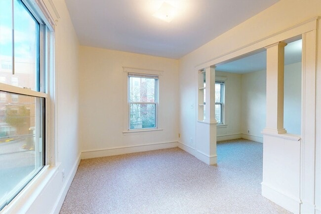 Building Photo - 34 Crescent 4 Crescent