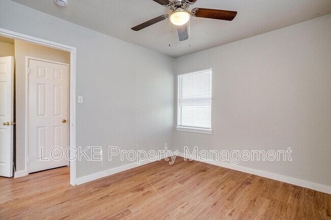Building Photo - 3417 S University Dr