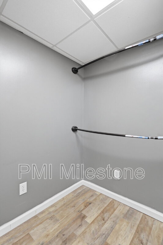 Building Photo - 233 Carmack Dr
