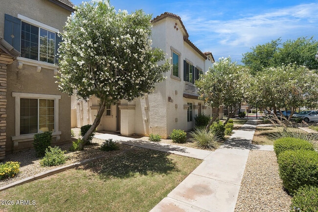 Building Photo - 751 N Port Dr