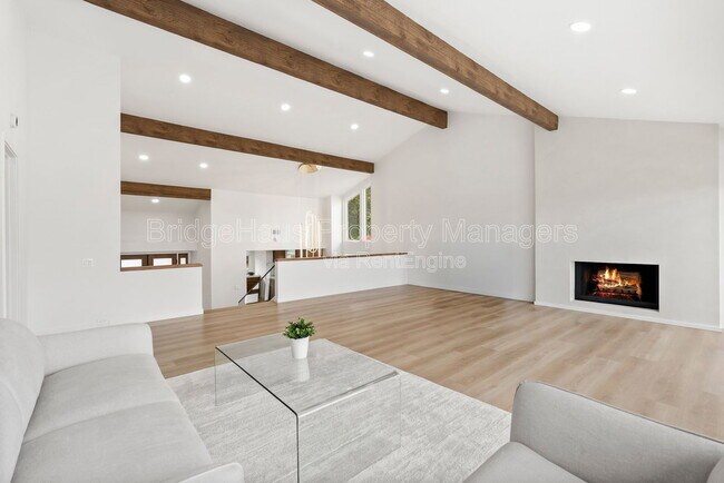 Building Photo - 2143 Caminito San Martin