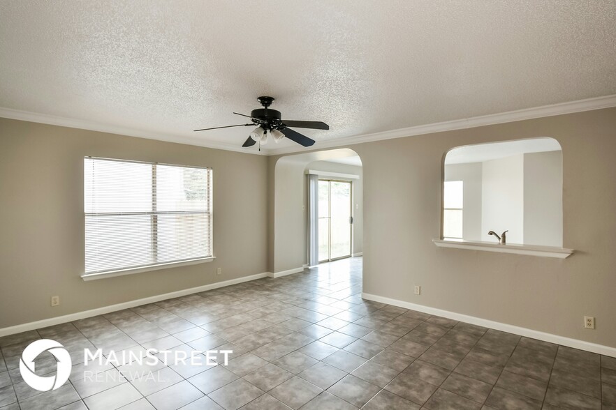 Building Photo - 3183 Beacon Field Dr