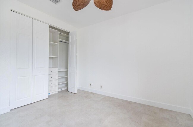 Building Photo - 2604 Center Ct Dr
