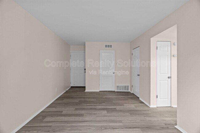 Building Photo - 2323 Woodson Rd