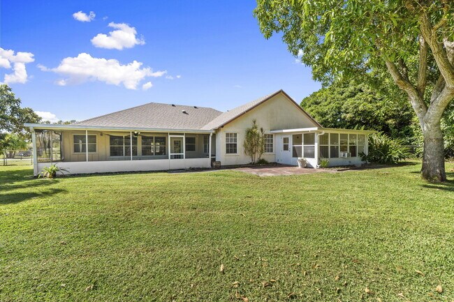 Building Photo - 1465 SE Westmoreland Blvd