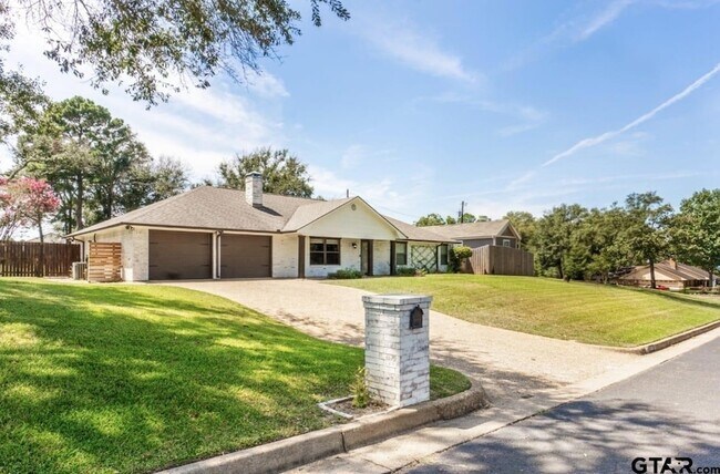Building Photo - 10801 Harvestwood Drive