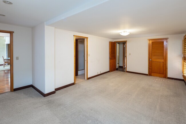 Building Photo - 6969 Niumalu Loop